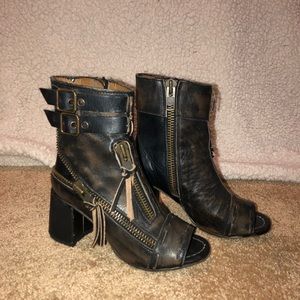 Freebird “Zombie size 6”